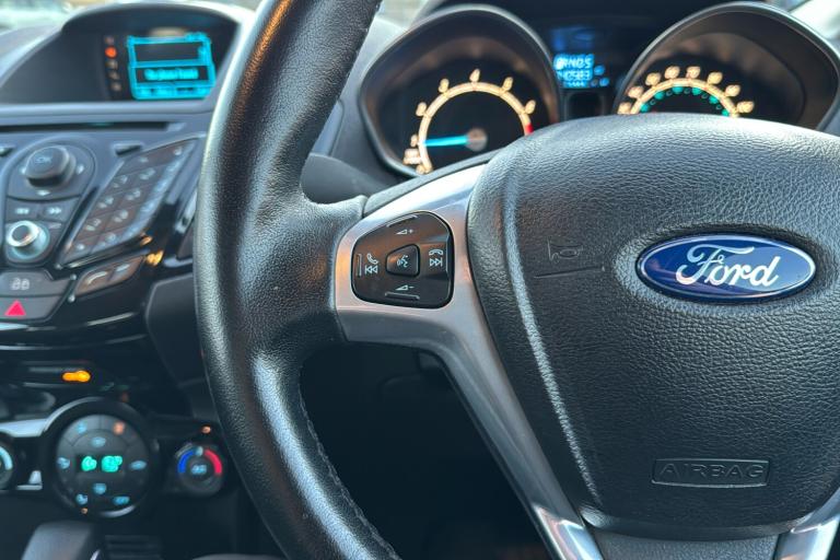  Ford Fiesta 1.6 Zetec Hatchback 3dr Petrol Powershift Euro 5 105 Ps Petrol