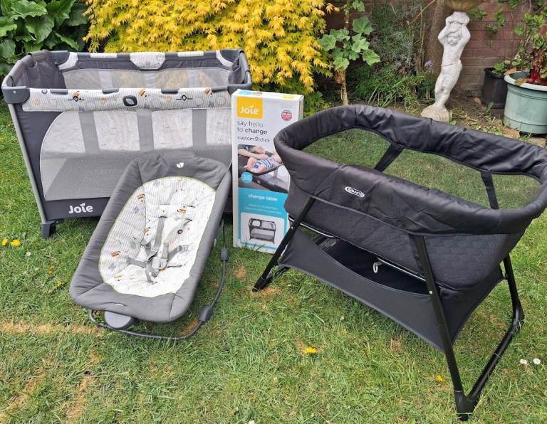 Joie Travel cot with Bassinet - Change table - baby bouncer - Graco bassinet ~Ex.Con.