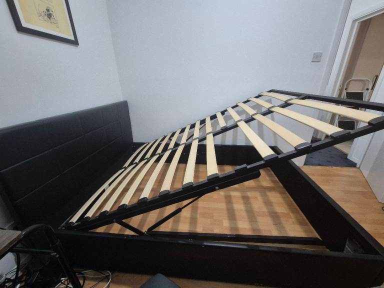 Double ottomon with matress