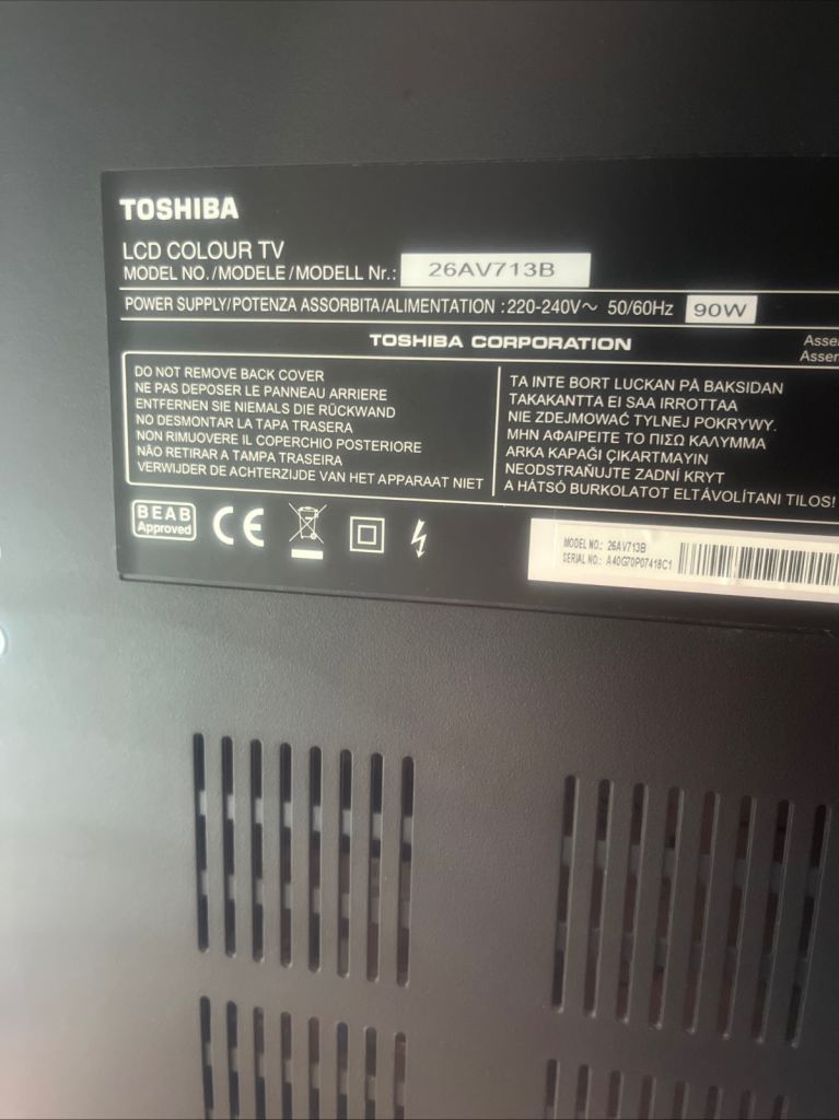 Toshiba 26 inch tv with remote and aerial 