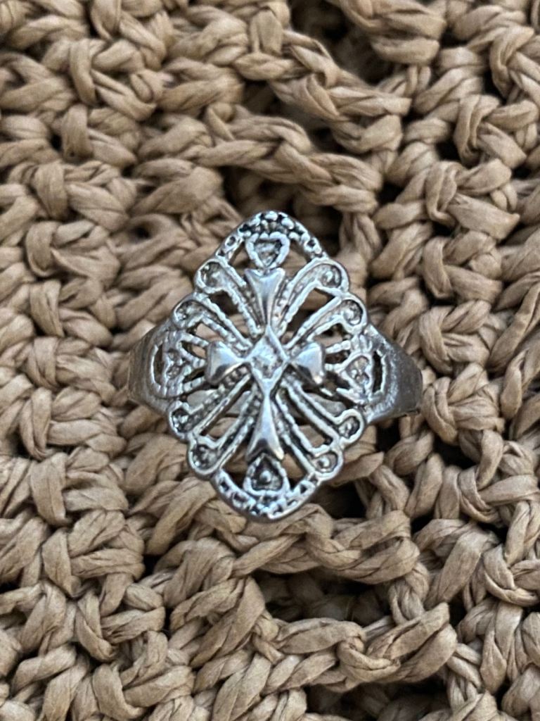 Pretty Sterling Silver Heart Design Ring