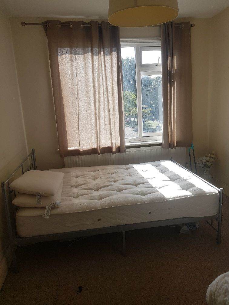 Room to let in Northfields/Ealing