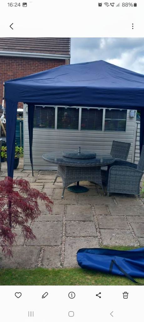 Pop up Gazebo
