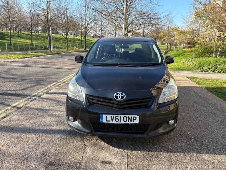 7 seater 2011 toyota verso automatic 1.8 automatic petrol,pan roof,full service history,2 owners,mot