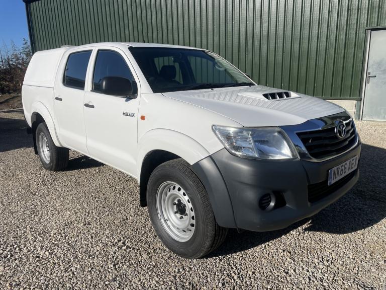 TOYOTA HILUX 2.5 D-4D ACTIVE 4X4 MANUAL 140BHP EURO 6 NO VAT 2016