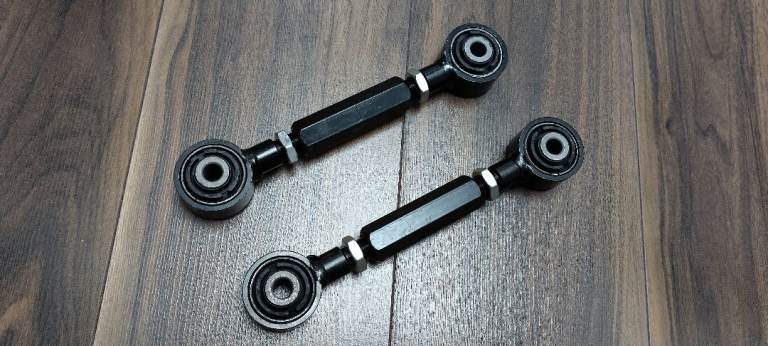 Adjustable rear toe arms for Ford Focus MK1,2, Mazda3 Brand-new