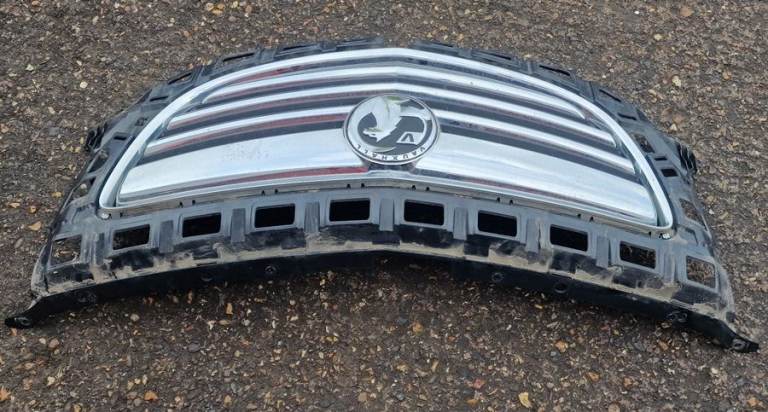 Vauxhall Insignia Front Bumper Grille 2011