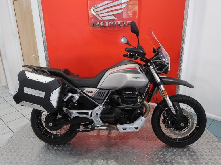 2023 '73' Moto Guzzi V85 TT TRAVEL