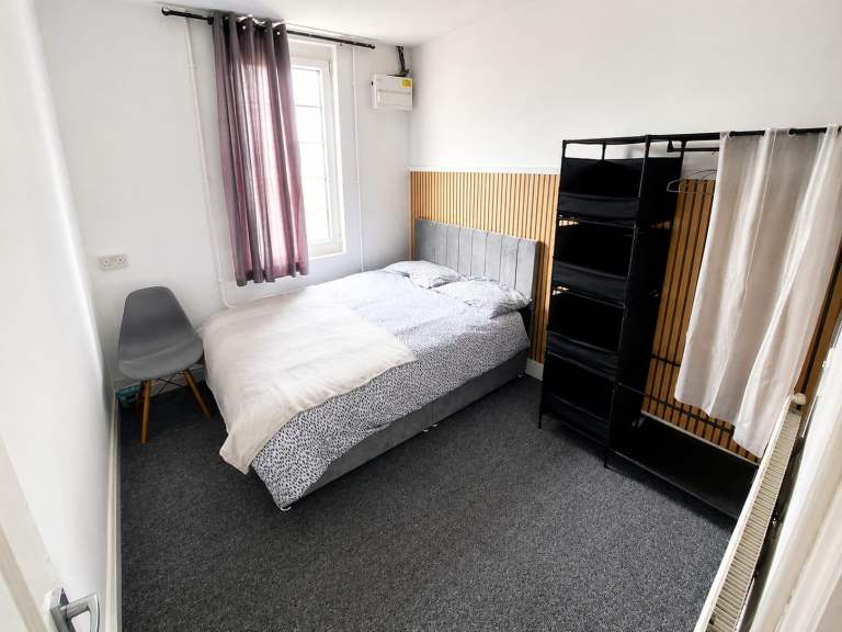 Spacious & Cosy Double Room For Rent AT CV2 4NJ