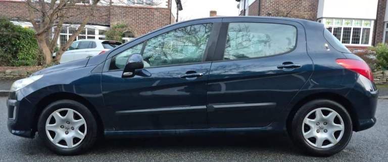 V Well Maintained - Timing Belt + Water Pump + AUX Belt Replaced. 2010 Peugeot 308 S 1.6 HDI Diesel