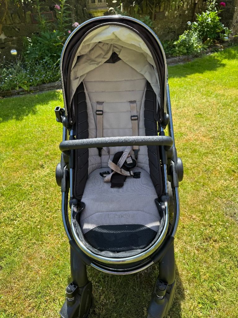 Icandy Peach Travel system -Phantom Black