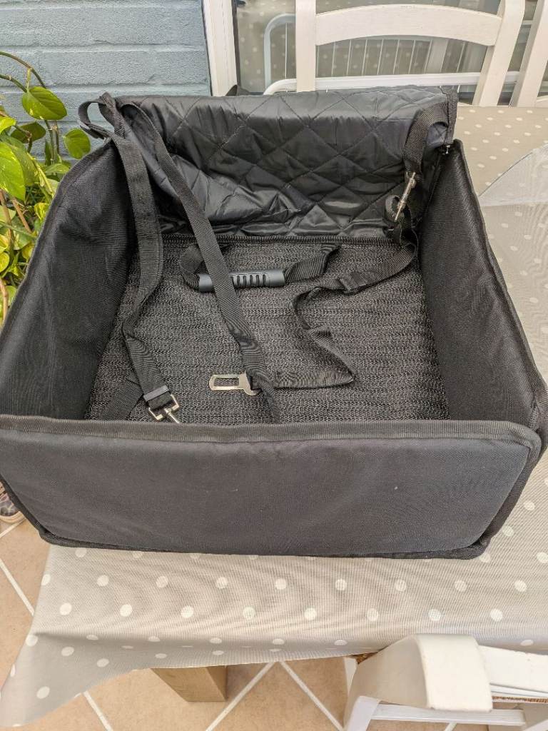 POOCH & MUTT PET CAR CARRIER