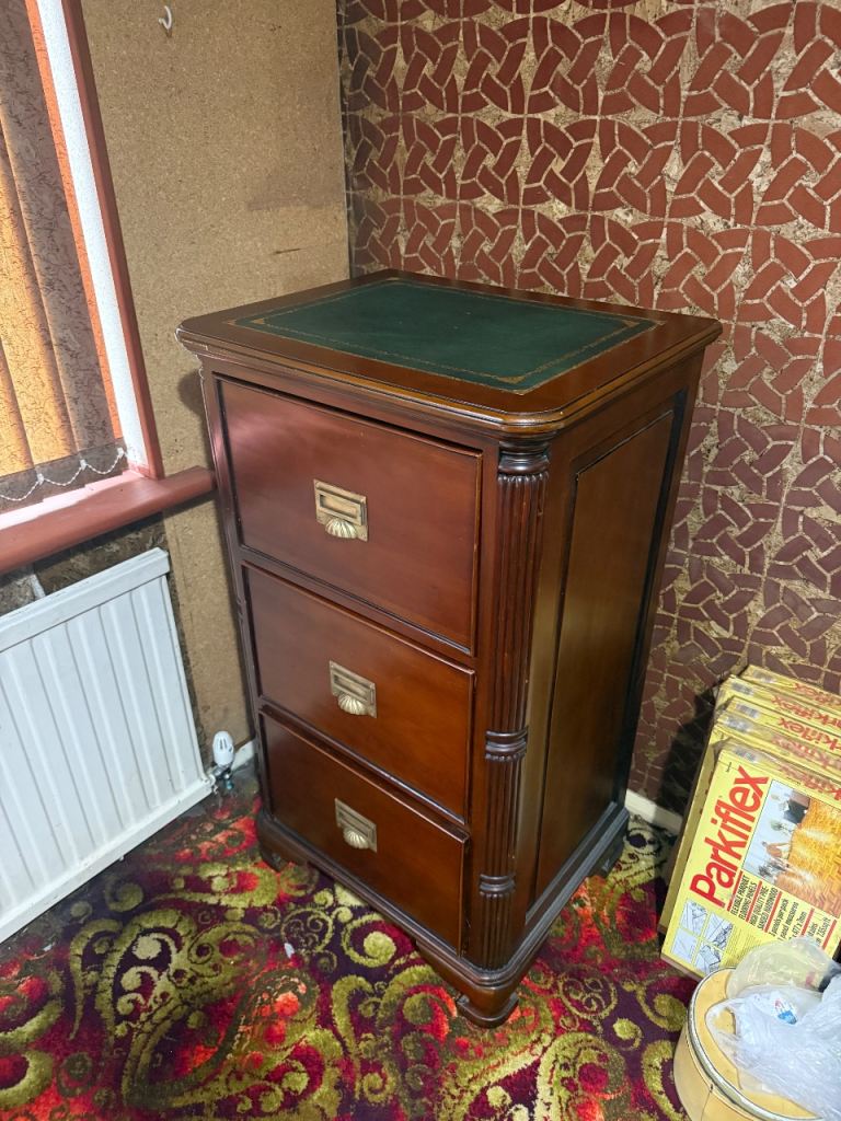Vintage Mahogany Filing Cabinet – 3 Drawer – Leather Inlay Top – Solid Wood