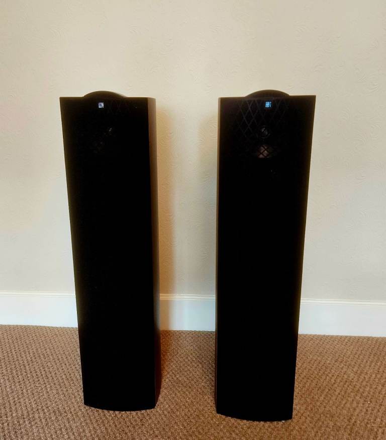 Kef iQ7 speakers 