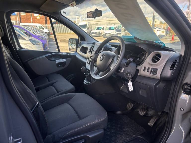 2018 18 RENAULT TRAFIC MINIBUS  ENERGY 29 BUSINESS  5DR DIESEL MANUAL LWB HIGH R