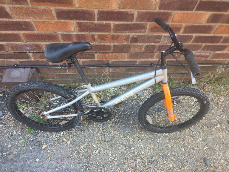 4 Bicycles + Fridge + Washing Machine + Freezer – One Lot