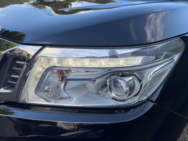  Nissan Navara 2.3 dCi Tekna Auto 4WD Euro 6 4dr Diesel Automatic