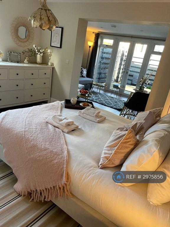 1 bedroom flat in Cherry Hinton Road, Cambridge, CB1 (1 bed) (#2975856)