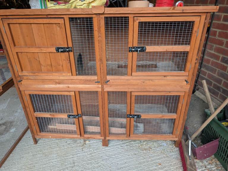 5ft double storey rabbit hutch vgc chartwell 