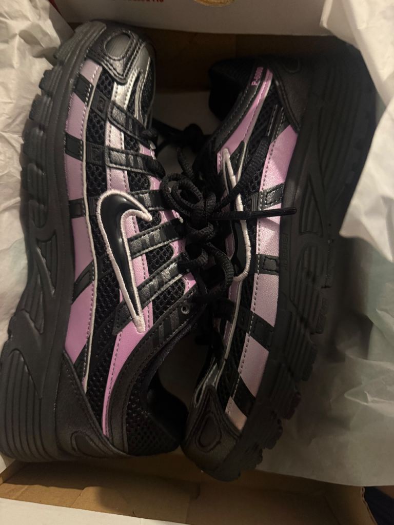 Nike Trainers – Black and Pink, Brand New in Box