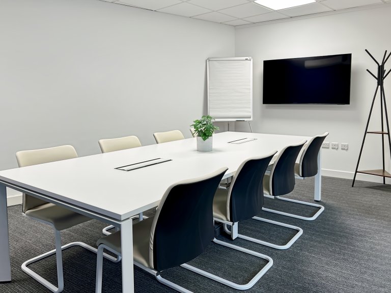 London - SW152DZ \ Private Office with 4 Desks