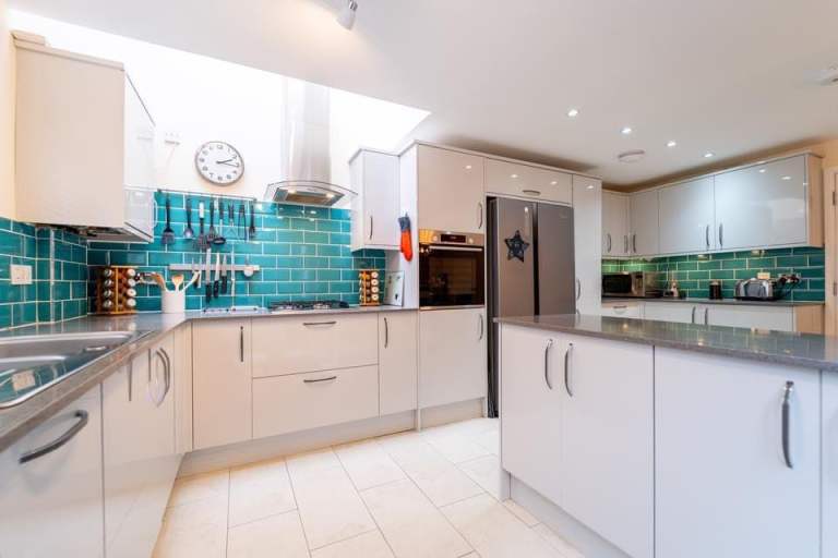 🛏️ Private Furnished Room in Shared House in Birmingham – Rent-Free Support | UC/DSS
