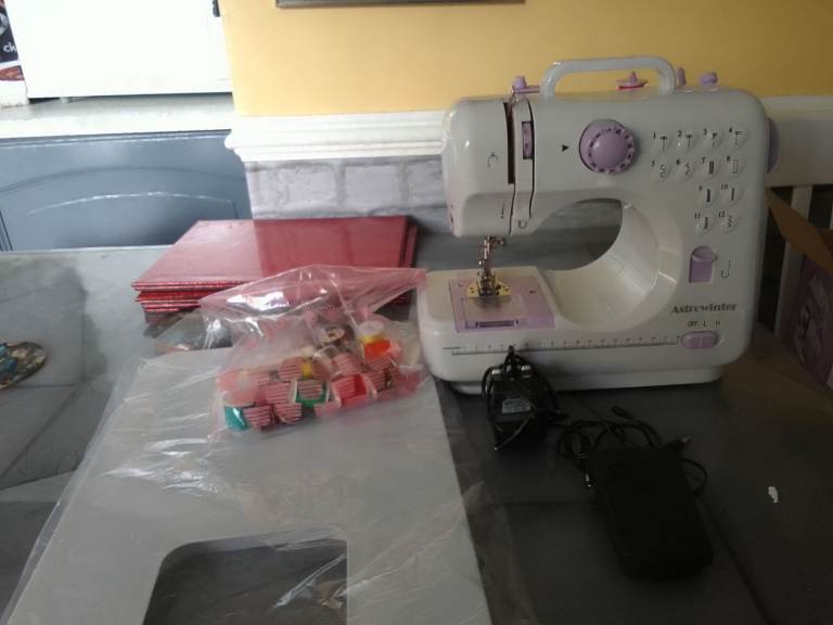 MINI MULTIFUNCTIONAL SEWING MACHINE