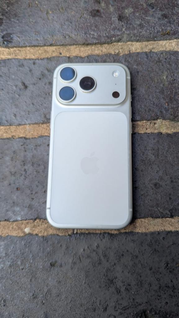 Iphone 17 pro silver 256g 