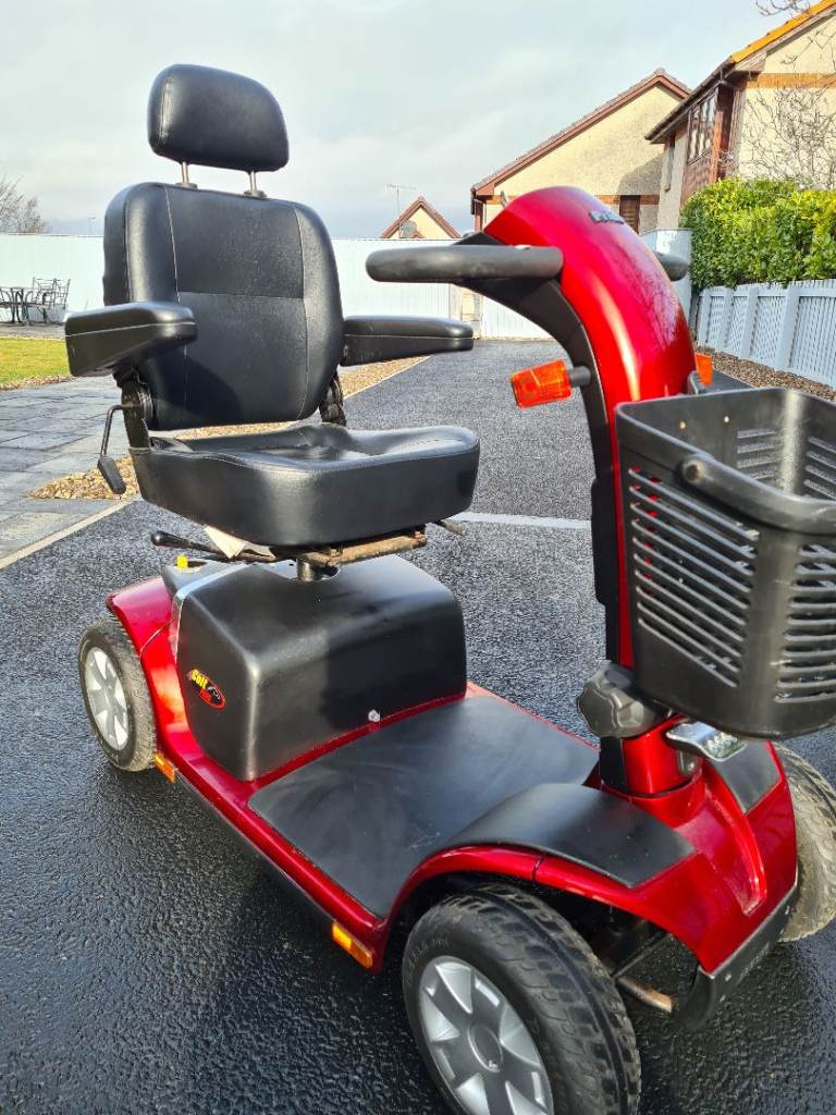 Large mobility scooter immaculate can deliver