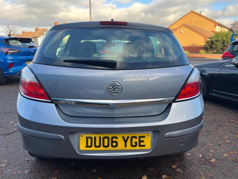 2006 Vauxhall Astra 1.8i 16V Design 5dr Auto HATCHBACK PETROL Automatic