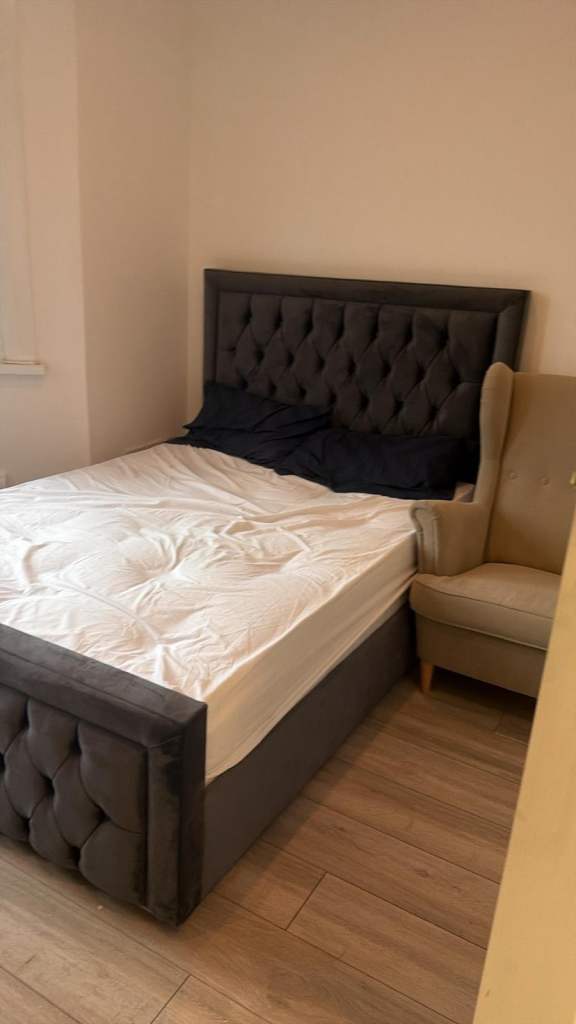 Spacious & Cosy En-suite Room for Rent – UB4 8HP