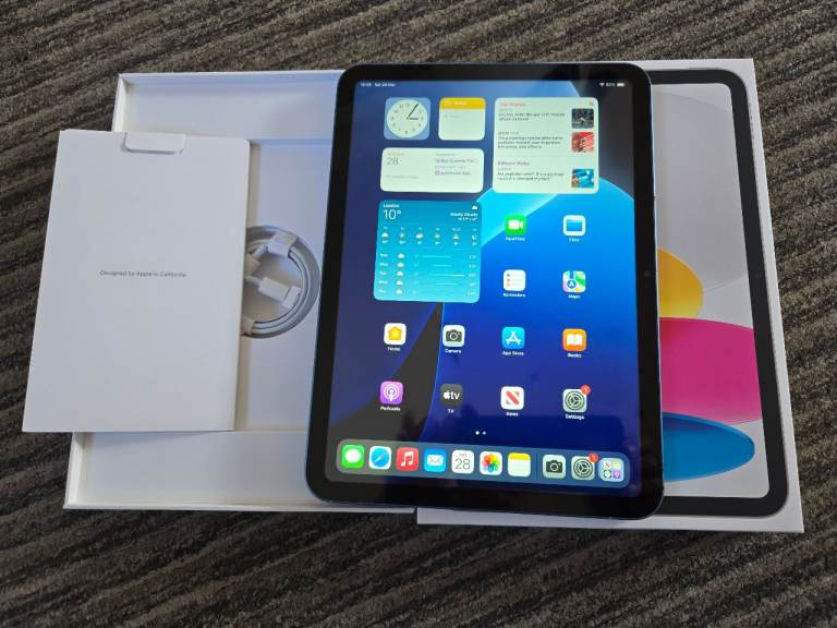 Apple iPad 11th Gen A16 10.9 inch 128GB, Wi-Fi, Blue, battery life 100%, no offers