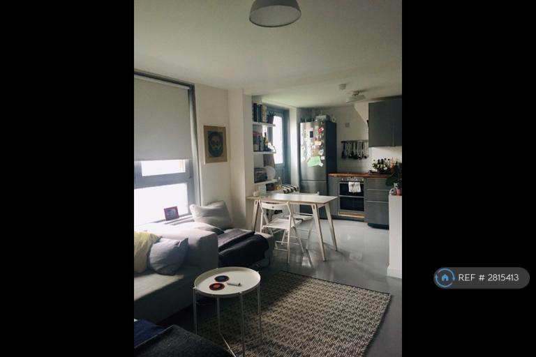 2 bedroom flat in Weald Square, London, E5 (2 bed) (#2815413)