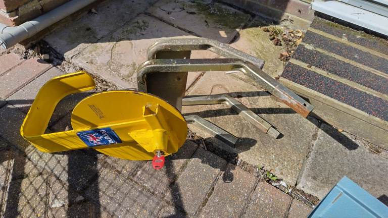 Bulldog QD series Wheel Clamp for caravans or Trailers