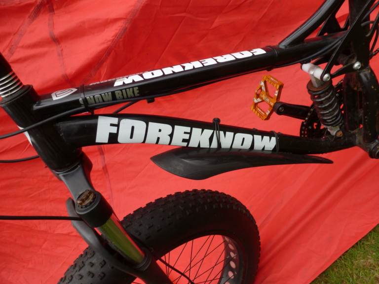 FORKNOW BIKE SNOW BIKE.  LARGE TYRES 26 INCH WHEELS