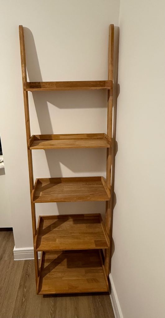 Futon oak leaning ladder shelves (narrow)
