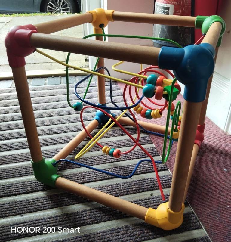 Large ooden Activity Cube good Condition