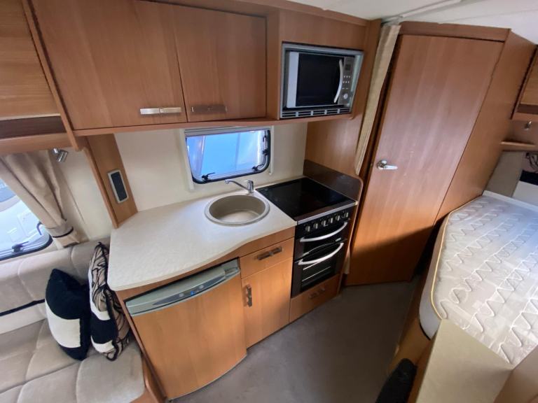 PEUGEOT BOXER AUTOCRUISE STARSTREAM - 2011 - FIXED BED - JUST 16000 MILES - VGC 