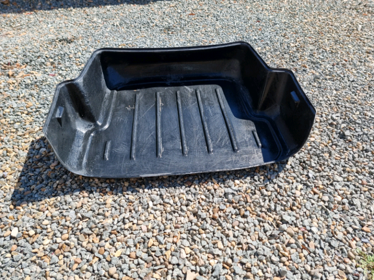 Bmw 3 series touring estate hard plastic boot protector