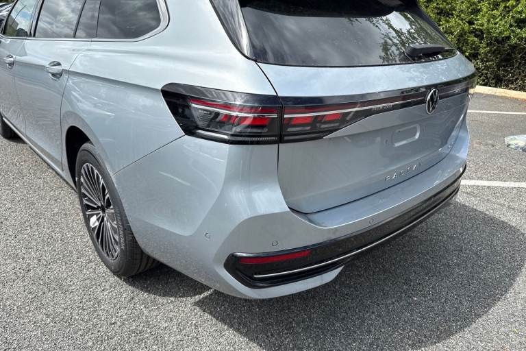 2025 Volkswagen Passat 1.5 eTSI MHEV Elegance DSG Euro 6 (s/s) 5dr Estate Automatic