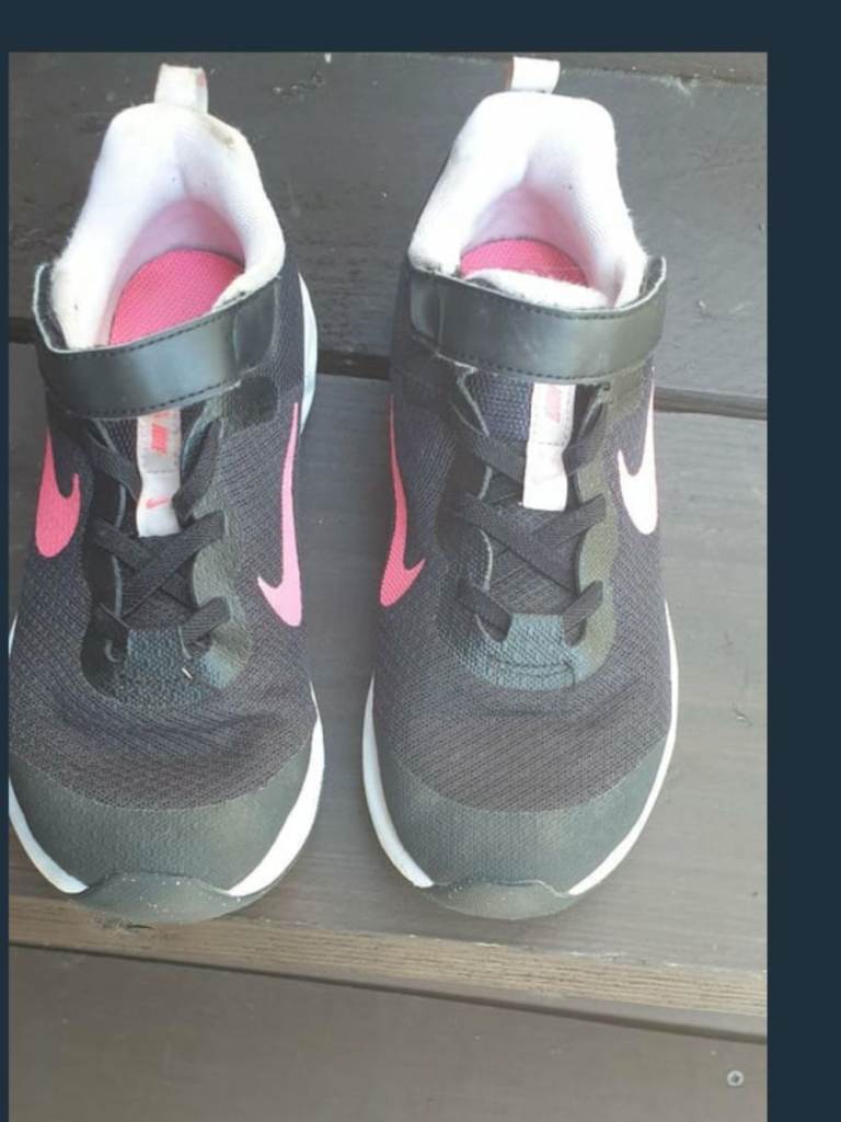 Girls nike size 2