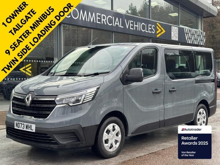 2023 Renault Trafic 2.0dCi 150PS SL28 Business Minibus Euro 6 with 1 Owner, 2 keys &amp; 9 Seats ...
