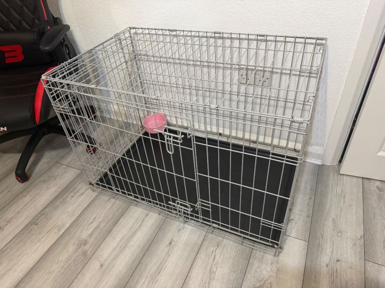Light grey dog crate carrier size xl