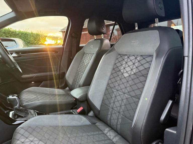 VOLKSWAGEN T-ROC 1.5 TSI R-Line DSG Euro 6 (s/s) 5dr 2022