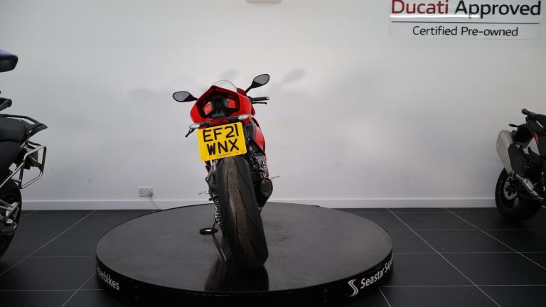DUCATI PANIGALE V2 - 2021 - 13900 MILES