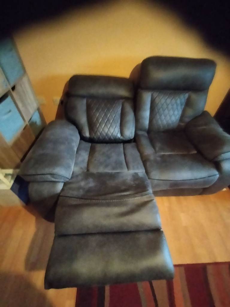 Comfortable Grey Recliner Sofa Suite – Good Condition