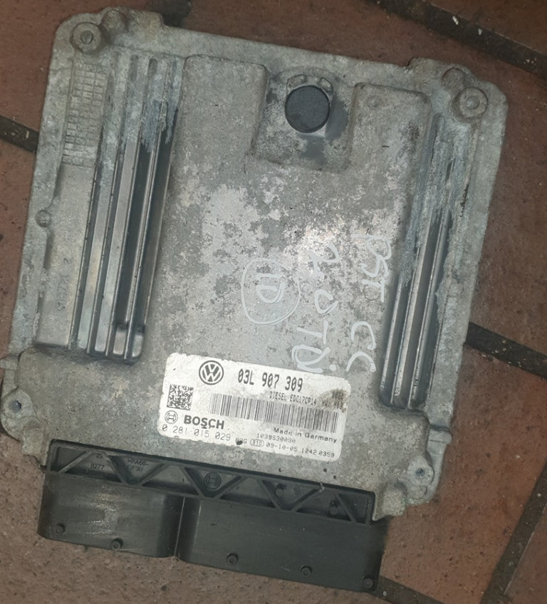 VW Passat CC 2.0 TDI ECU 03L 907 309 2011
