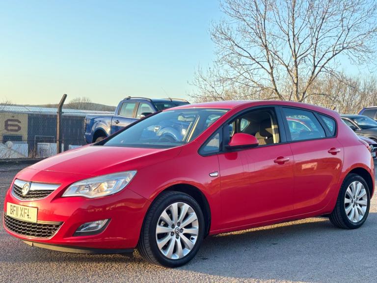 2011 Vauxhall Astra 1.4i 16V Exclusiv 5dr HATCHBACK Petrol Manual