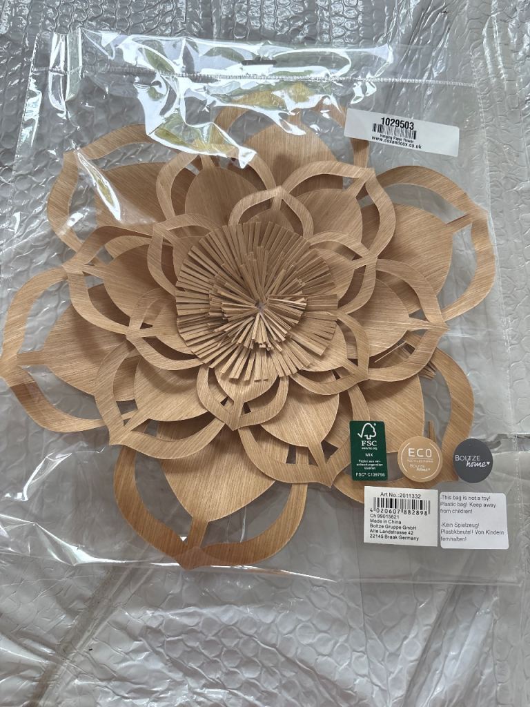 Hanging flower decoration 