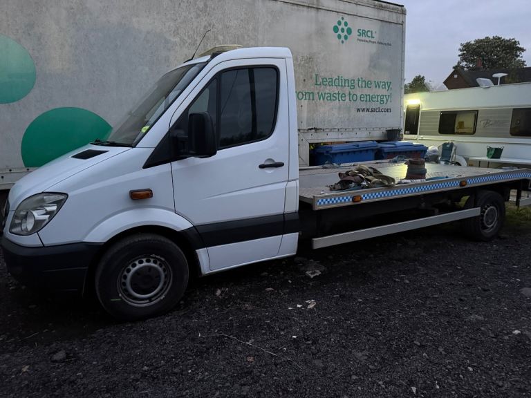 Mercedes recovery truck 